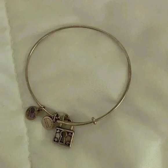 Alex and Ani unbreakable love - Picture 2 of 2